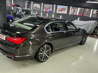 2015 BMW 7 серии Long 750Li xDrive VI (G11/G12), коричневый, 3800000 рублей, вид 4
