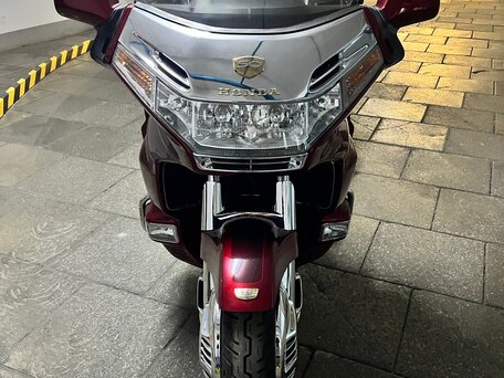 1999 Honda GL 1500 Gold Wing, красный, 2500000 рублей, вид 5