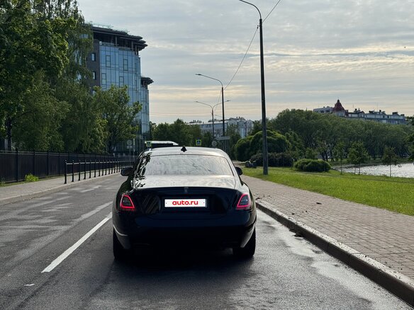 2022 Rolls-Royce Ghost Black Badge II (Series I), чёрный, 34990000 рублей - вид 5