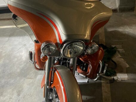 2009 Harley-Davidson Electra Glide, оранжевый, 1250000 рублей, вид 3