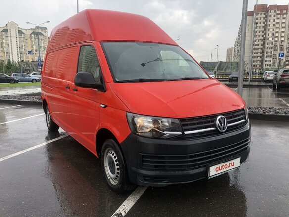 2016 Volkswagen Transporter, красный - вид 1