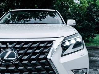 2019 Lexus GX 460 II Рестайлинг 2, белый, 6400000 рублей, вид 3