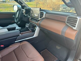 2024 Toyota Tundra CrewMax III, коричневый, 10103672 рублей, вид 4
