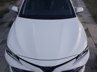 2018 Toyota Camry VIII (XV70), белый, 3000000 рублей, вид 1