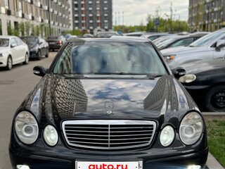 2004 Mercedes-Benz E-Класс 200 III (W211, S211), чёрный, 1300000 рублей, вид 2