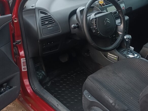 2007 Citroen C4 I, красный, 300000 рублей - вид 6