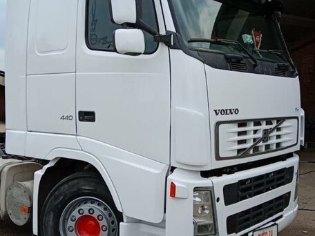 2006 Volvo FH, белый, 6800000 рублей, вид 5