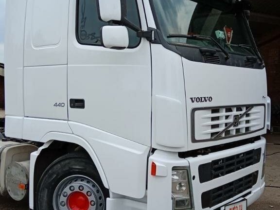 2006 Volvo FH, белый, 6800000 рублей - вид 4