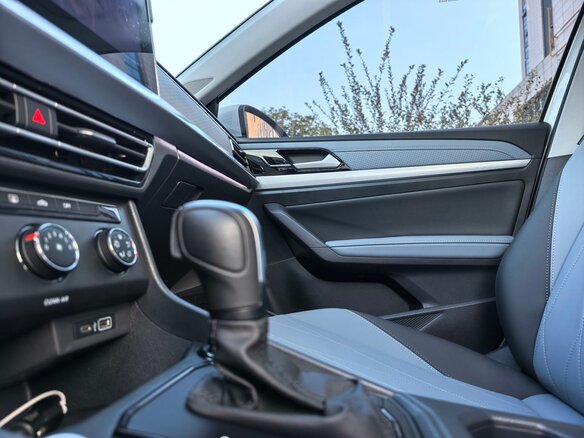 2023 Volkswagen Lavida III Рестайлинг, белый, 1595000 рублей - вид 14