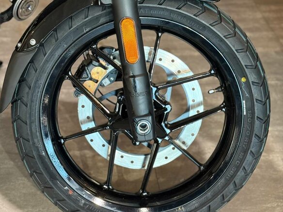 2025 Royal Enfield Guerrilla 450, чёрный, 554000 рублей - вид 7