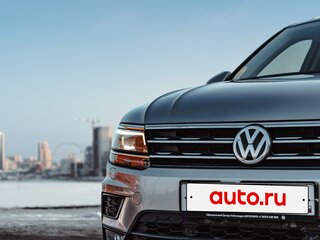 2020 Volkswagen Tiguan II, серебристый, 2800000 рублей, вид 3