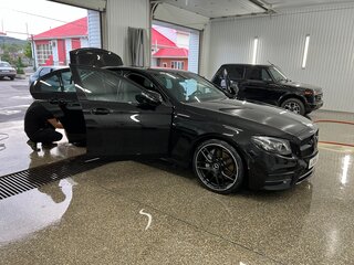 2017 Mercedes-Benz E-Класс 200 V (W213, S213, C238), чёрный, 4000000 рублей, вид 4