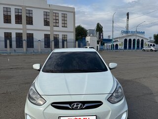 2012 Hyundai Solaris I, белый, 750000 рублей, вид 1
