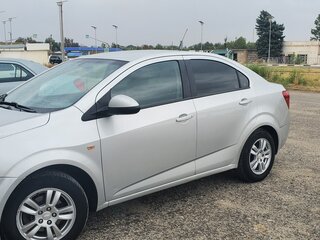 2013 Chevrolet Aveo II, серебристый, 630000 рублей, вид 4