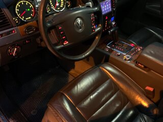 2003 Volkswagen Touareg I, серебристый, 810000 рублей, вид 3