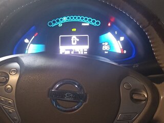 2013 Nissan Leaf (EM57) I (ZE0/AZE0), голубой, 550000 рублей, вид 5