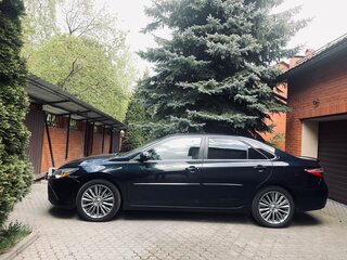2016 Toyota Camry VII (XV50) Рестайлинг, чёрный, 2010000 рублей, вид 1