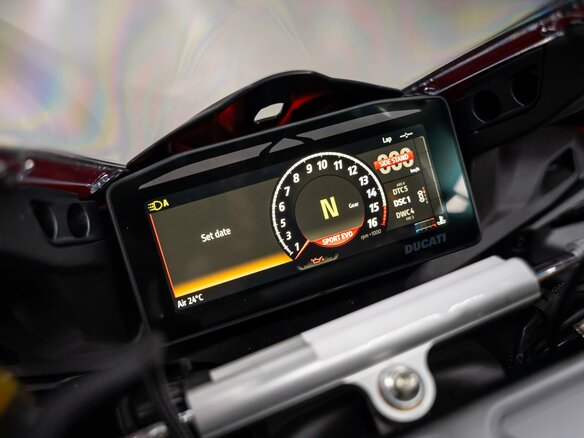 2024 Ducati Panigale V4, красный, 5299000 рублей - вид 11