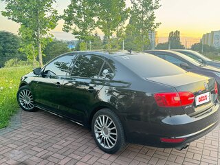 2012 Volkswagen Jetta VI, чёрный, 900000 рублей, вид 4