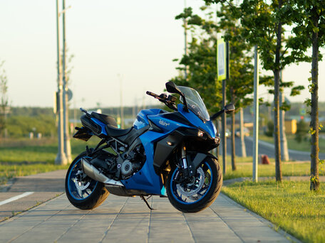2022 Suzuki GSX-S 1000 GT, голубой, 1145000 рублей, вид 4