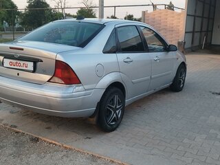2004 Ford Focus I Рестайлинг, серебристый, 400000 рублей, вид 3