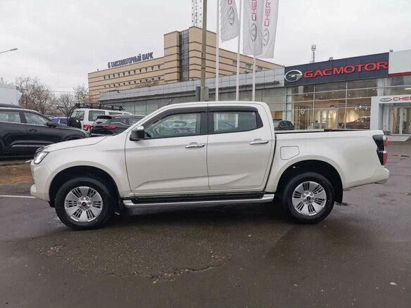 2026 Isuzu D-Max III, белый, 3890000 рублей - вид 2