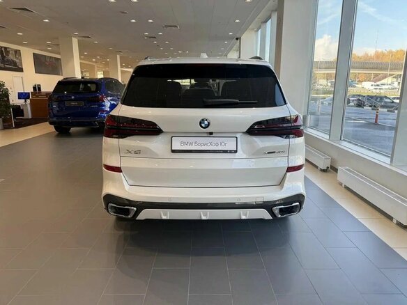 2025 BMW X5 40i IV (G05/G18) Рестайлинг, белый, 15500000 рублей - вид 4
