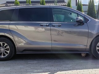 2021 Toyota Sienna IV, серый, 3300000 рублей, вид 1