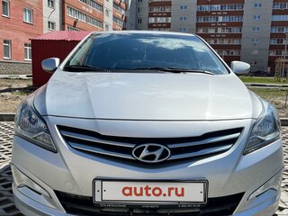 2014 Hyundai Solaris I Рестайлинг, серебристый, 1300000 рублей, вид 3