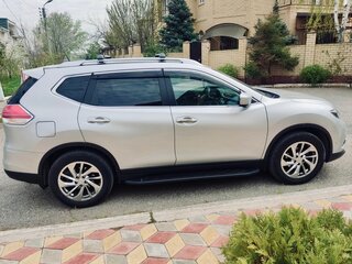 2015 Nissan X-Trail III, серебристый, 2200000 рублей, вид 2