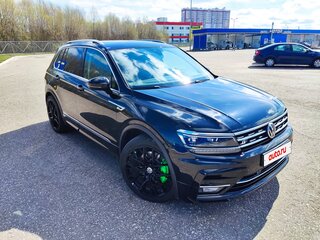 2019 Volkswagen Tiguan II, чёрный, 3550000 рублей, вид 2