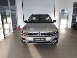 2018 Volkswagen Tiguan II, серебристый, 3600000 рублей, вид 4