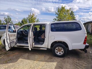 2010 Toyota Hilux VII, белый, 1700000 рублей, вид 2