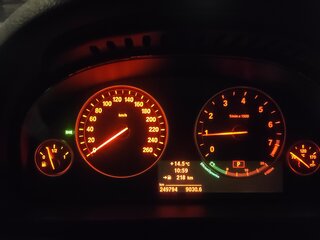 2010 BMW 5 серии 528i VI (F10/F11/F07), белый, 2000000 рублей, вид 5
