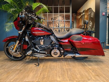 2017 Harley-Davidson CVO Street Glide, пурпурный, 2290000 рублей, вид 5