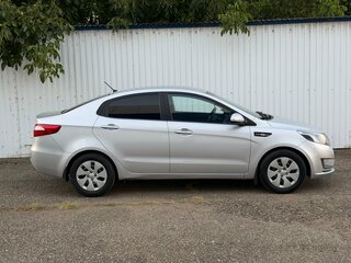 2014 Kia Rio III, серебристый, 729999 рублей, вид 2