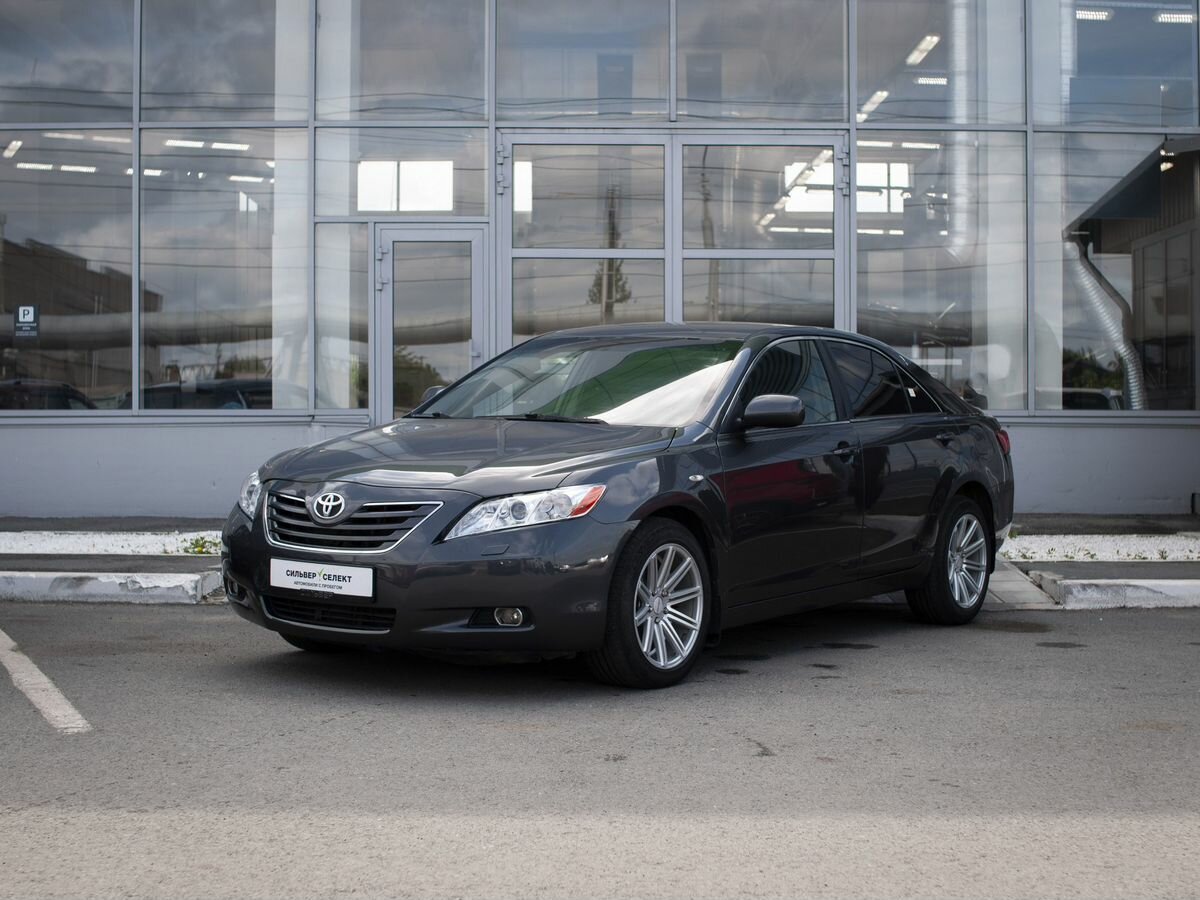Открыть фотографии: Toyota Camry VI (XV40)