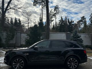 2018 Bentley Bentayga I, чёрный, 11950000 рублей, вид 3