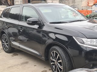 2019 Mitsubishi Outlander III Рестайлинг 3, чёрный, 2100000 рублей, вид 4