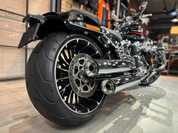2023 Harley-Davidson Breakout, чёрный, 3250000 рублей - вид 12