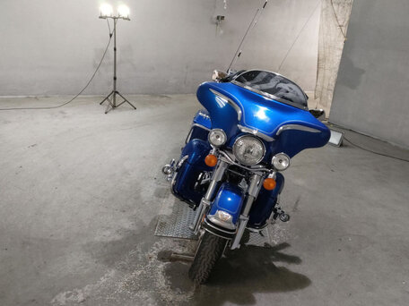 2009 Harley-Davidson Electra Glide, синий, 750000 рублей, вид 2
