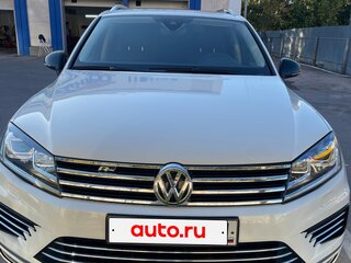 2016 Volkswagen Touareg II Рестайлинг, белый, 3600000 рублей, вид 2