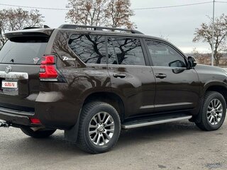 2017 Toyota Land Cruiser Prado 150 Series Рестайлинг 2, коричневый, 5800000 рублей, вид 4