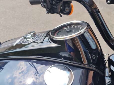 2018 Harley-Davidson Road King, синий, 1990000 рублей, вид 4