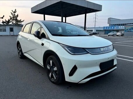 2026 BYD Dolphin 45.12 kWh I Рестайлинг, белый, 1650000 рублей, вид 3