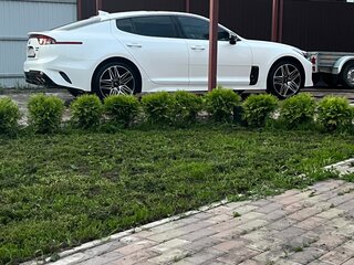 2021 Kia Stinger I Рестайлинг, белый, 3500000 рублей, вид 4