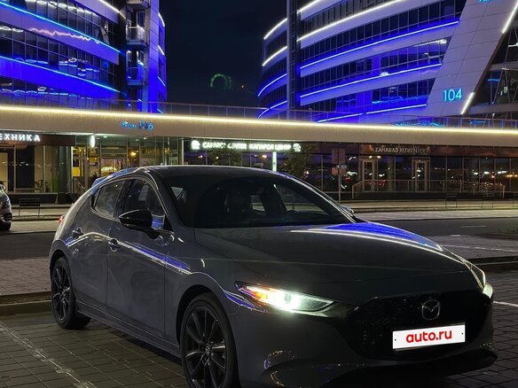 2021 Mazda 3 IV (BP), серый, 2500000 рублей - вид 3