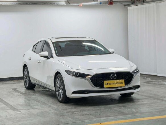 2025 Mazda 3 Axela IV (BP), белый, 1860000 рублей - вид 2