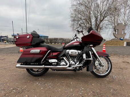 2011 Harley-Davidson CVO Road Glide, красный, 1650000 рублей, вид 2