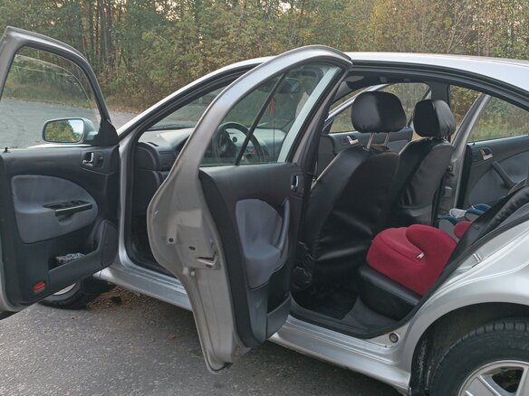 2001 Skoda Octavia I (A4) Рестайлинг, серебристый, 461999 рублей - вид 2